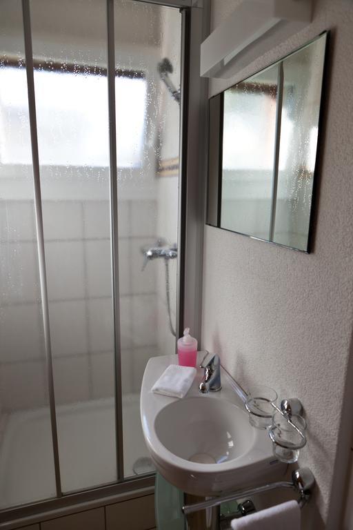 Hotel Garni Simplon Brigerbad Zimmer foto